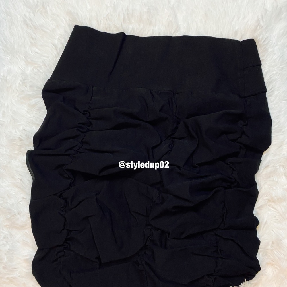 ~ A Mini black Ruched Frill Ruffle skirt~ - Picture 3 of 5